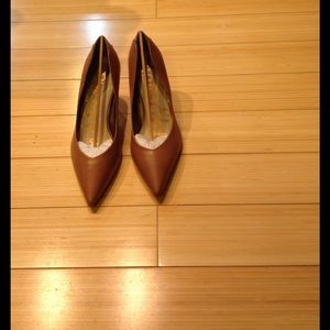 NWT Sam Edelman Camel Leather Heels